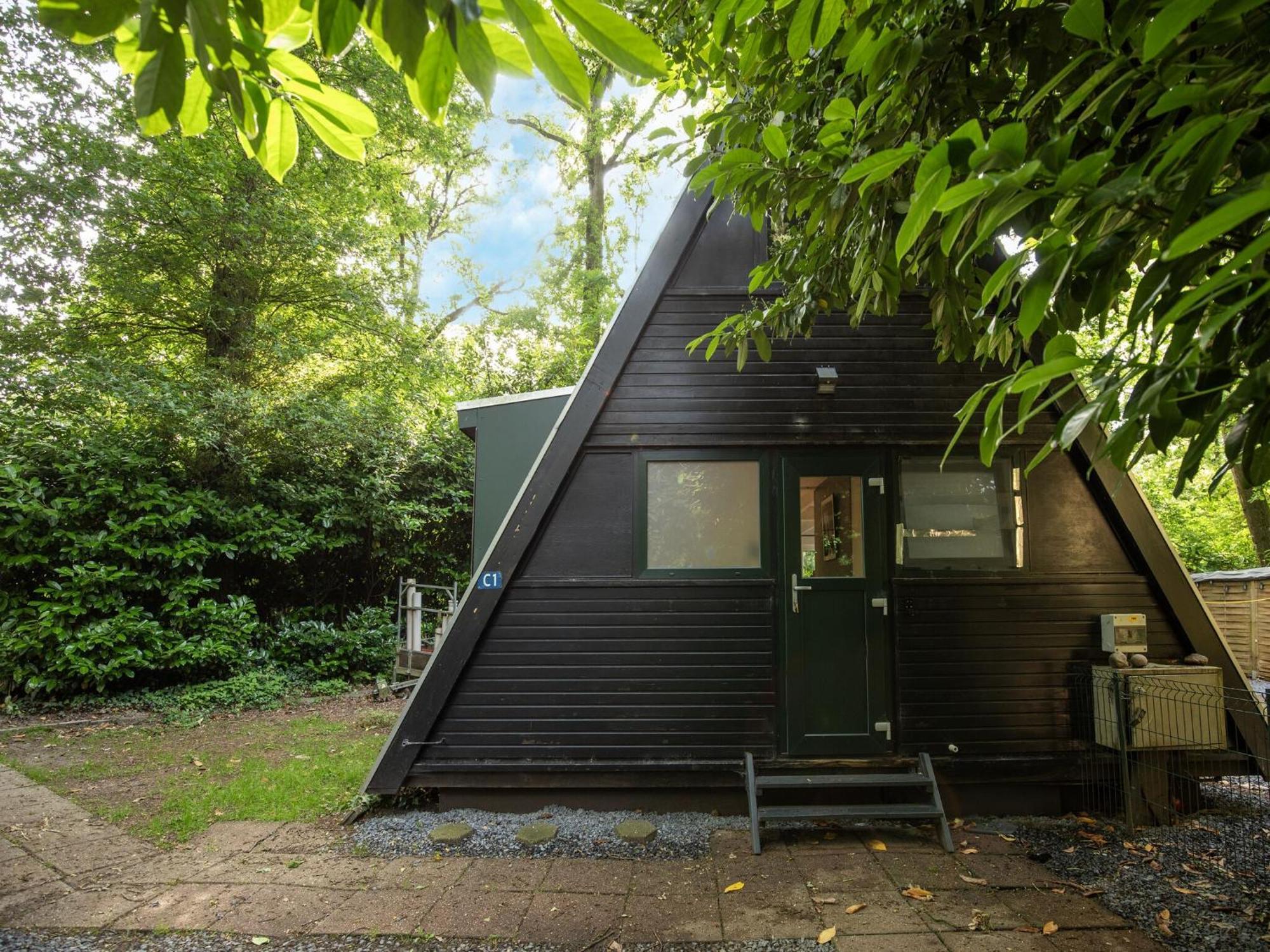 Traditional Holiday Home In Lanaken With Garden Екстер'єр фото